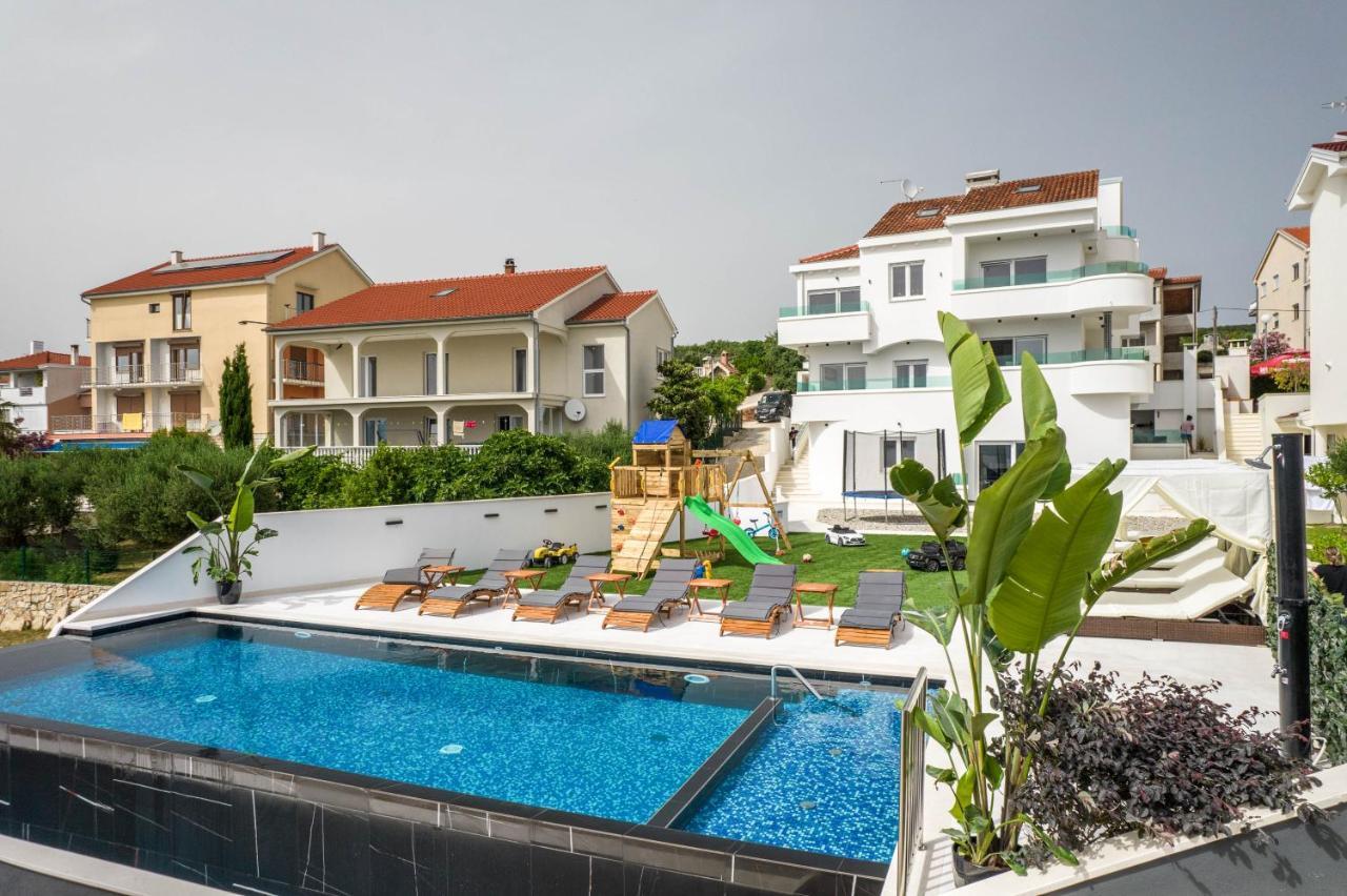 סבטי פטר Holiday House Dominik Apartments מראה חיצוני תמונה