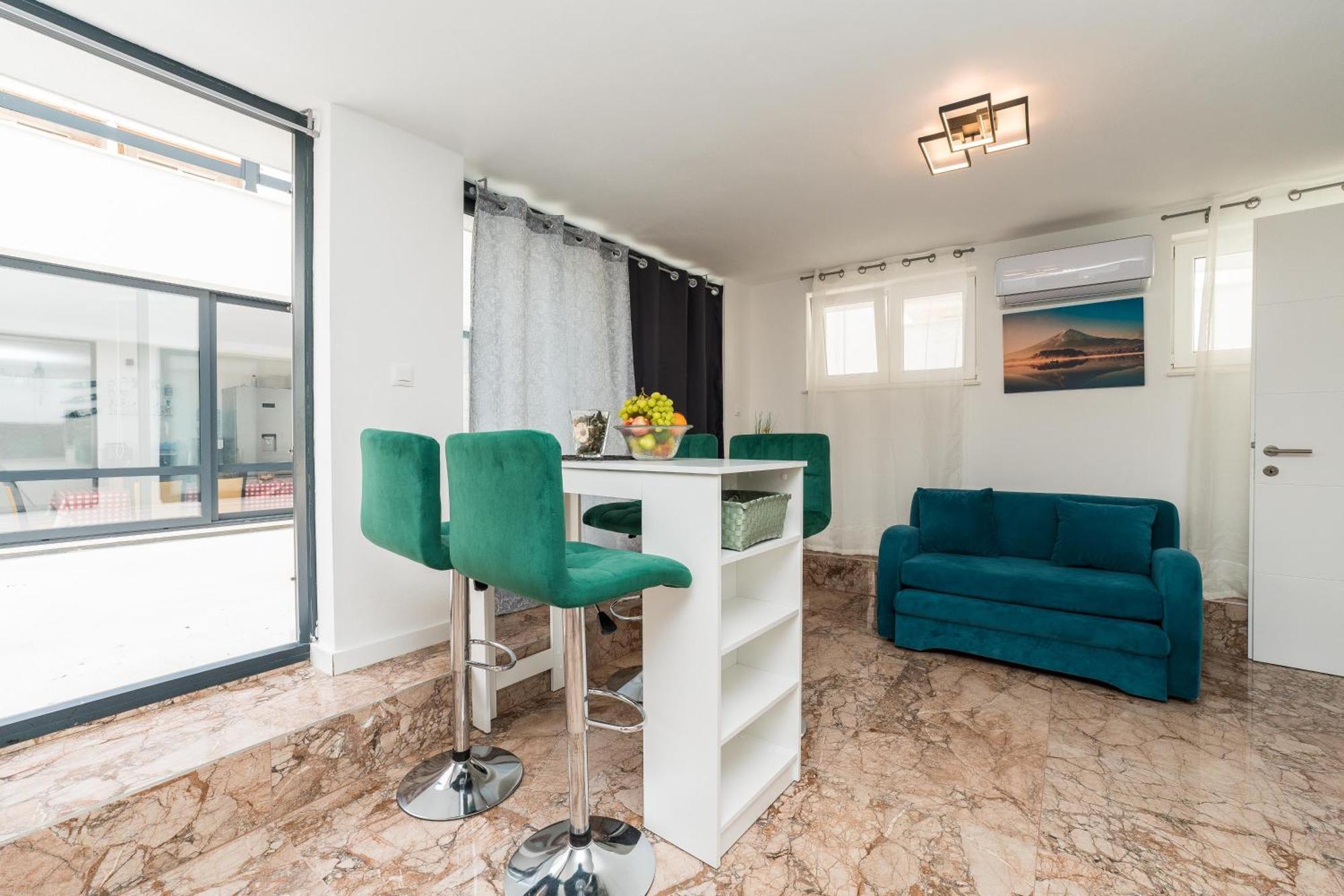 סבטי פטר Holiday House Dominik Apartments מראה חיצוני תמונה